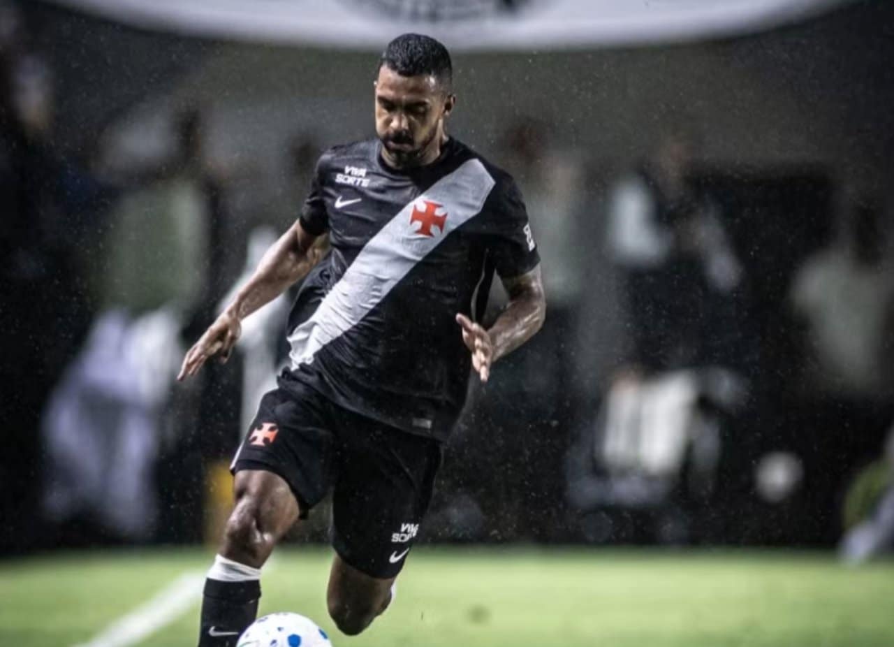 Oportunidade de Paulo Henrique no Vasco se amplia com desfalque de Vanderson sob análise da CBF