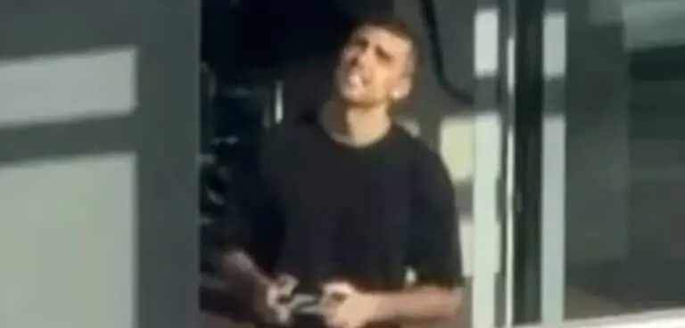 Rodri é acusado de espionar vizinhos - Internet