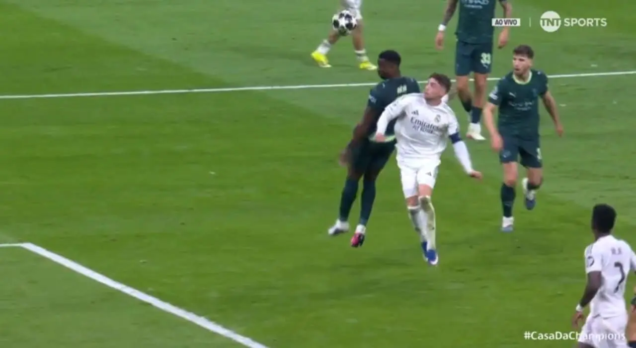 Terceiro golaço de Valverde