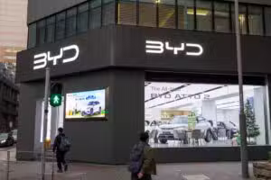 Se presenta la camioneta china BYD Mako y promete competir con Fiat Toro
