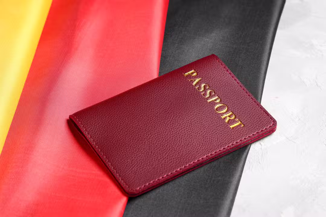 Bandeira da Alemanha com passaporte
