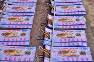 La lotería vietnamita oficializa decenas de ganadores con la transferencia de dos mil millones de dongs a los ganadores