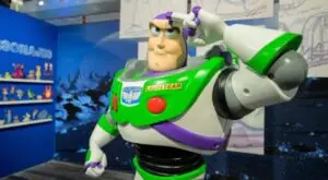 تصل مجموعات Toy Story الجديدة إلى متاجر Avail مع ملابس وإكسسوارات حصرية مستوحاة من الشخصيات الكلاسيكية