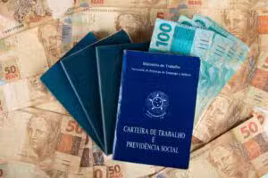 Reforma do abono salarial excluirá 4,56 milhões de trabalhadores até 2030