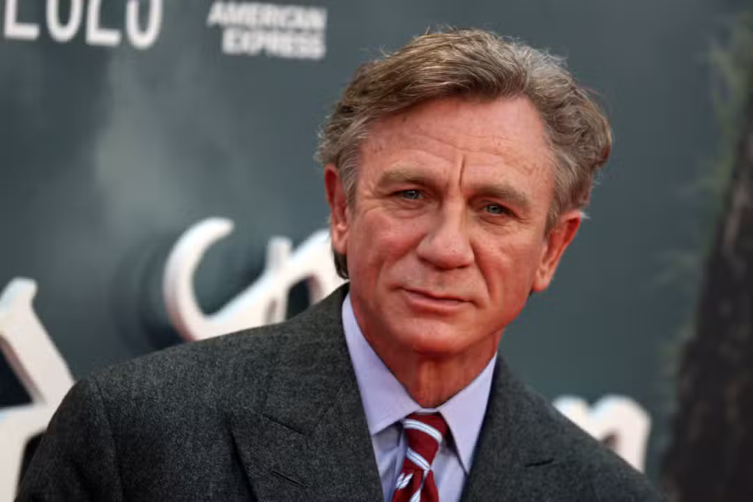 Daniel Craig