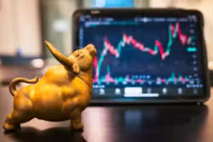 Elevação da Apple e corte na Qualcomm: o que os analistas de Wall Street recomendam hoje