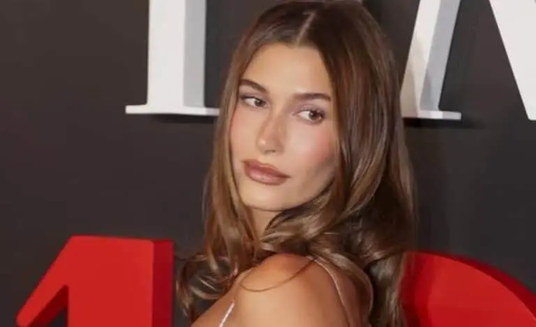 Hailey Bieber -