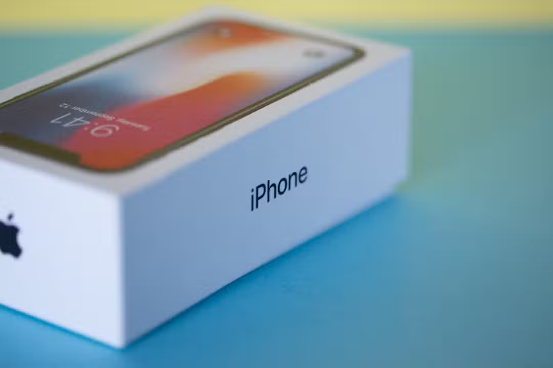 iPhone、アップル、ボックス