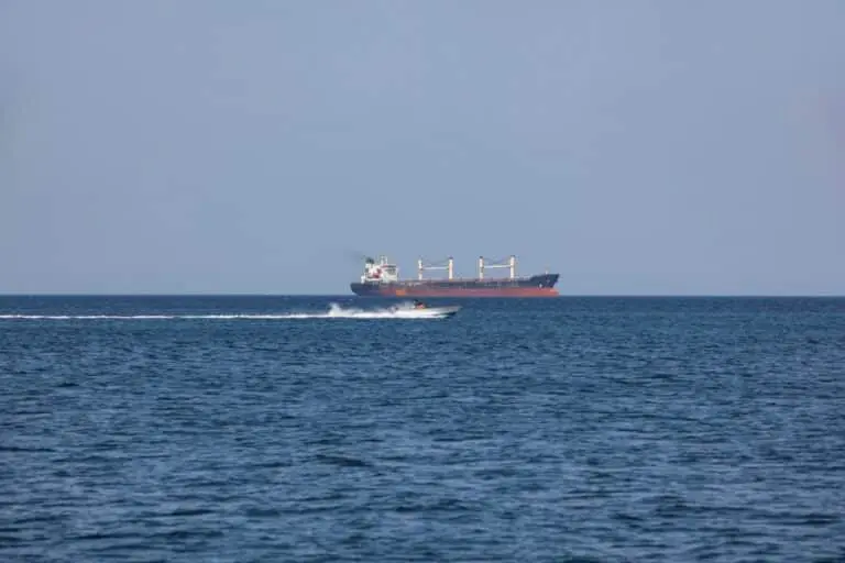 Navio Estreito de Ormuz