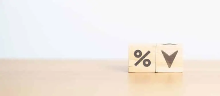 Porcentagem, seta pra baixo, conceito de corte, queda, redução juros