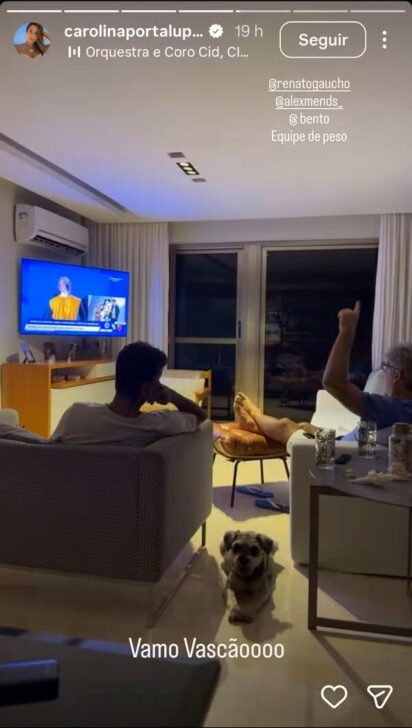Renato Gaúcho, técnico do Vasco, assistindo à partida Barracas Central x Vasco