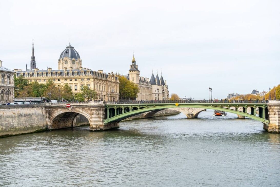 Rio Sena, França