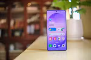 Falha em software da Samsung derruba tempo de uso dos modelos Galaxy S24 e S25