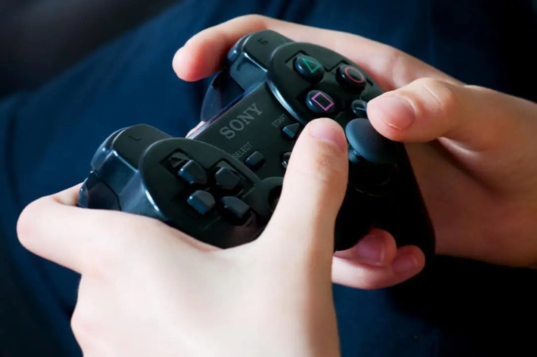 Sony, Play Station kontrol