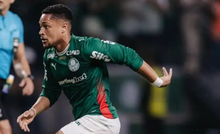 Vitor Roque