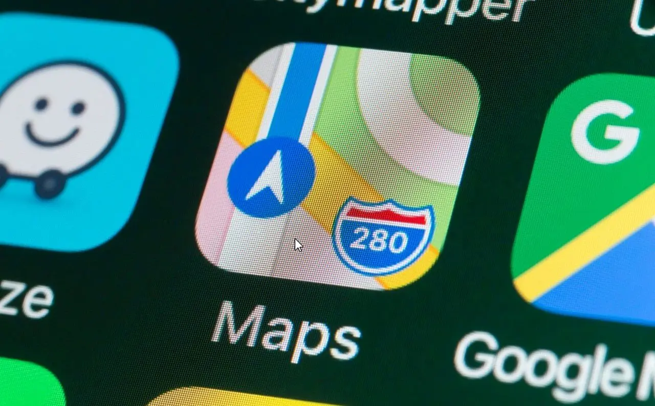 Apple Maps - stockcam @istock.com