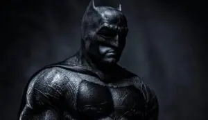 يشارك زاك سنايدر صورة بن أفليك في دور باتمان ويشعل الجدل حول Snyderverse