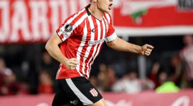 Carillo comemora o gol do Estudiantes (Foto: Divulgação/Estudiantes)