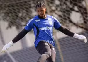 Diógenes recebe nova chance como titular do Santos diante do Coritiba na Vila Belmiro pela Copa do Brasil