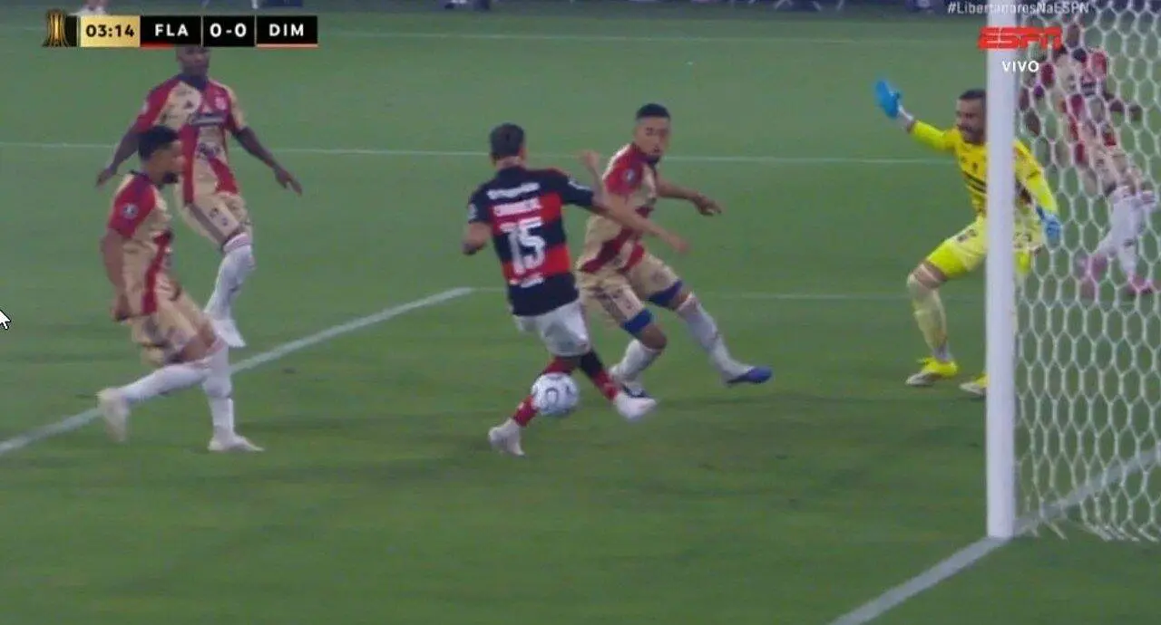 Genomborrade själen! Carrascal missar gjorda mål i Flamengo x Independiente Medellín för Libertadores