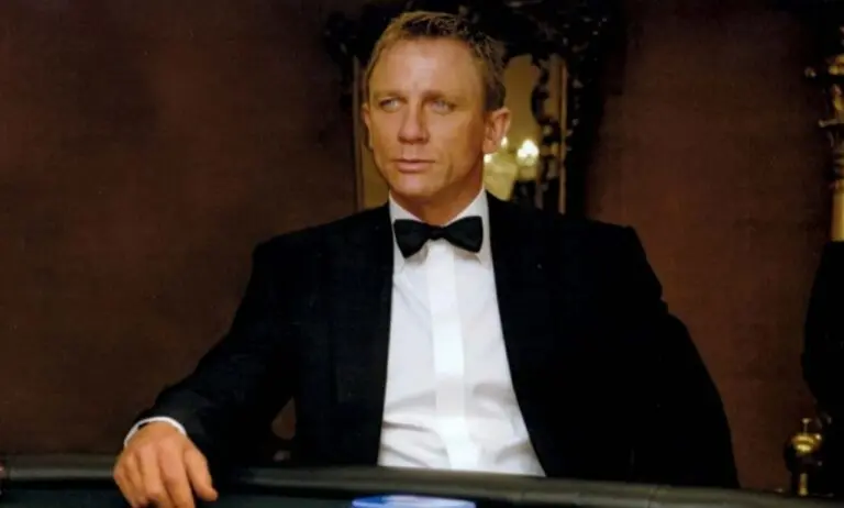 James Bond - Reprodução