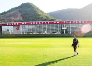 Leonardo Jardim escala Flamengo com nove mudanças para enfrentar o Vitória no Maracanã pela Copa do Brasil
