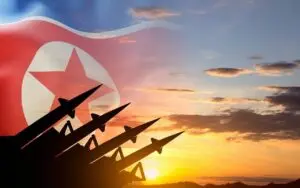 Nordkorea avslöjar en ny missil med klusterbomb och elektronisk krigföring