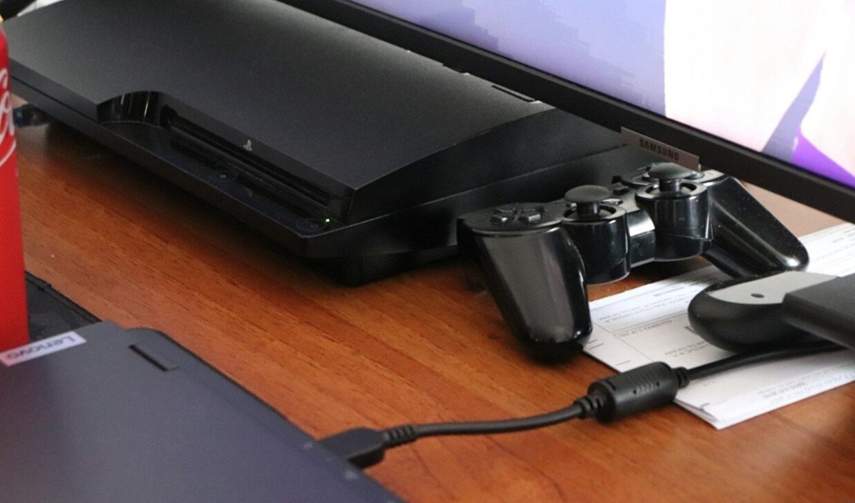 playstation 3 - laur2321 / Shutterstock.com