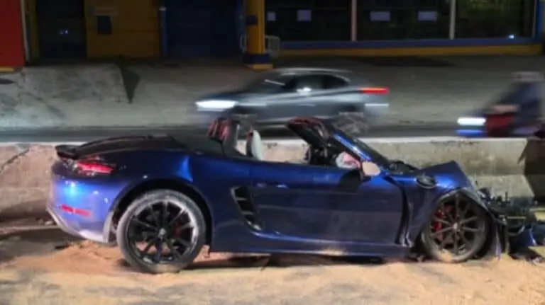 Porsche perde o controle - Reprodução/RECORD