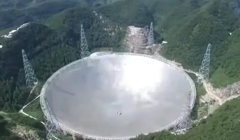 Radiotelescópio gigante da China - Reprodução/ Youtube