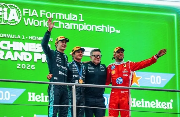 Russell, Antonelli e Hamilton - X.com/ Mercedes