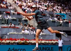 Jannik Sinner overtreft Alexander Zverev in Madrid en drukt een ongekende stempel op het wereldcircuit