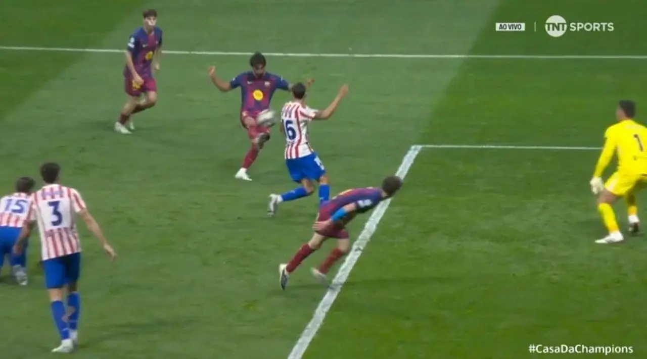 VAR anula gol de Ferran Torres por impedimento