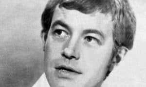Coronation Street dedicates episode to Alan Rothwell after original actor’s death