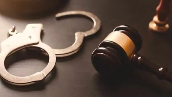 Algemas, crime, justiça