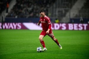 Tottenham intensifica conversas por Andy Robertson para reforçar elenco de Roberto de Zerbi