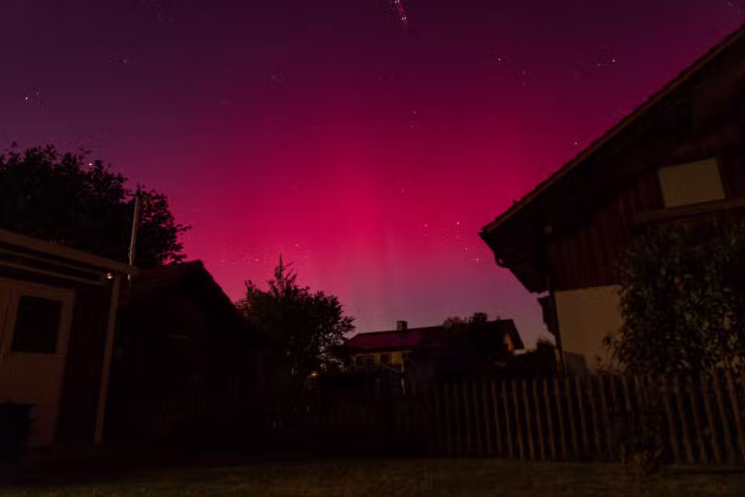 Aurora boreal vermelha
