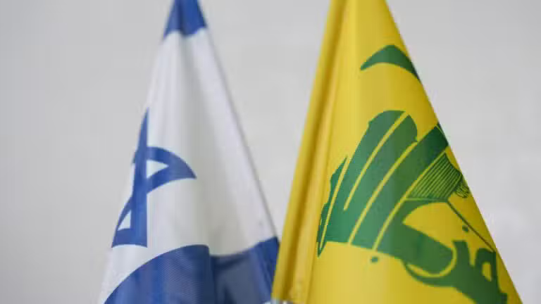 Bandeiras de Israel e Hezbollah