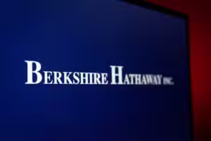 Reunião da Berkshire revela mudança de era com Greg Abel em destaque em Omaha