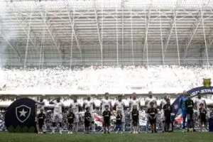 Botafogo decide vaga na Copa do Brasil contra Chapecoense em meio a crise na SAF e transfer ban