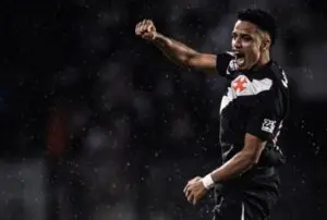 É o segundo do homem! Golaço de Brenner aumenta o placar para 2 a 0 em Fluminense x Vasco pela Copa do Brasil