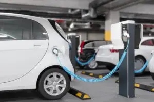 Elektromobily ztrácejí dojezd při vzdálených aktualizacích v Číně