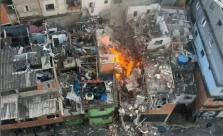 Casa explode e causa destruição na zona oeste de São Paulo