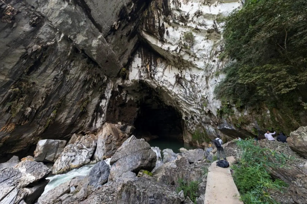 Caverna no Laos