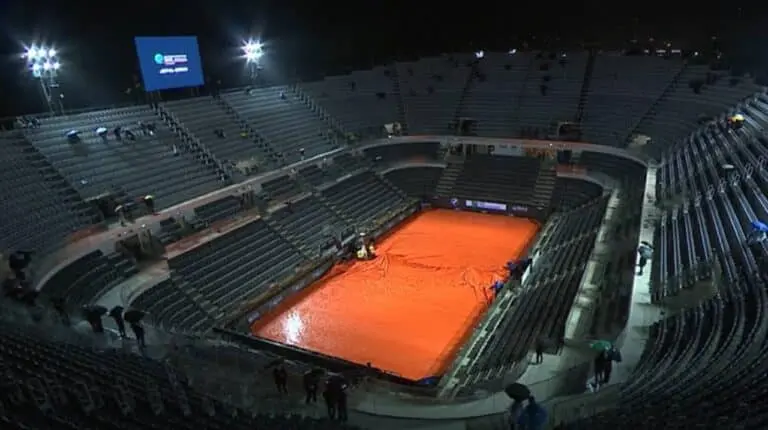 Chuva paralisa semifinal entre Sinner e Medvedev