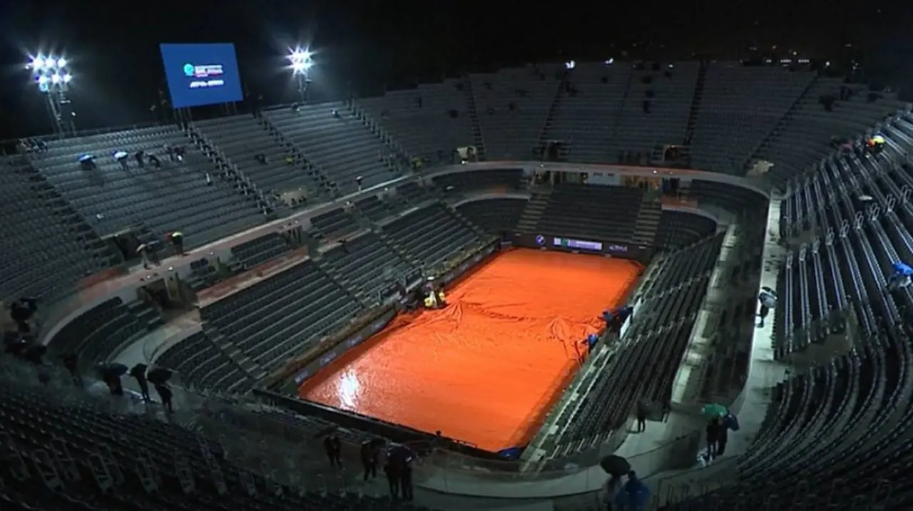 Chuva paralisa semifinal entre Sinner e Medvedev