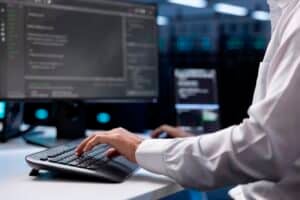 Sites empregam FROST para espionar usuários via atividade de SSD e detectar abas abertas em navegadores