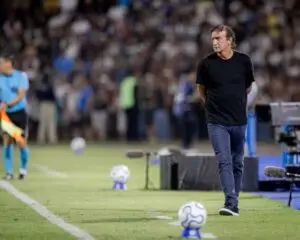 Cuca planeja rodar elenco do Santos no Equador e destaca desempenho de Neymar e Gabigol