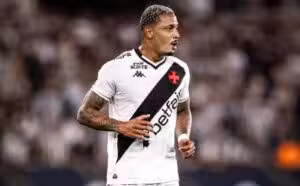 Golaço mas não valeu Vasco anula gol de David após jogada ensaiada no clássico com Flamengo