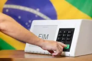 A 100 dias das eleições, 26 estados e o DF já têm candidatos a governador e senador
